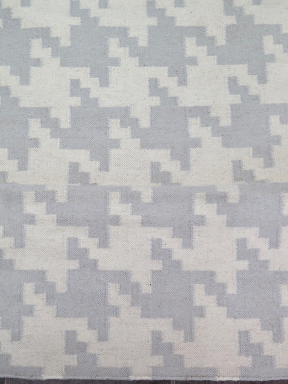 Garnet Hill Woven Runner Rug - Houndstooth Pattern